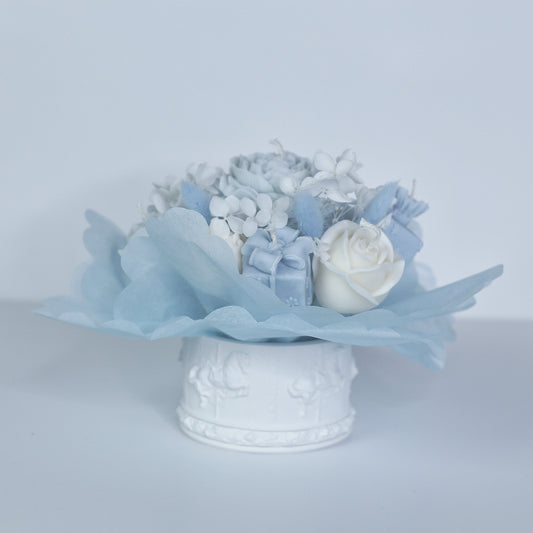 Babyshower Geschenk Blumenstrauß "Blue" – Forever-Duftkerze aus 100% Sojawachs