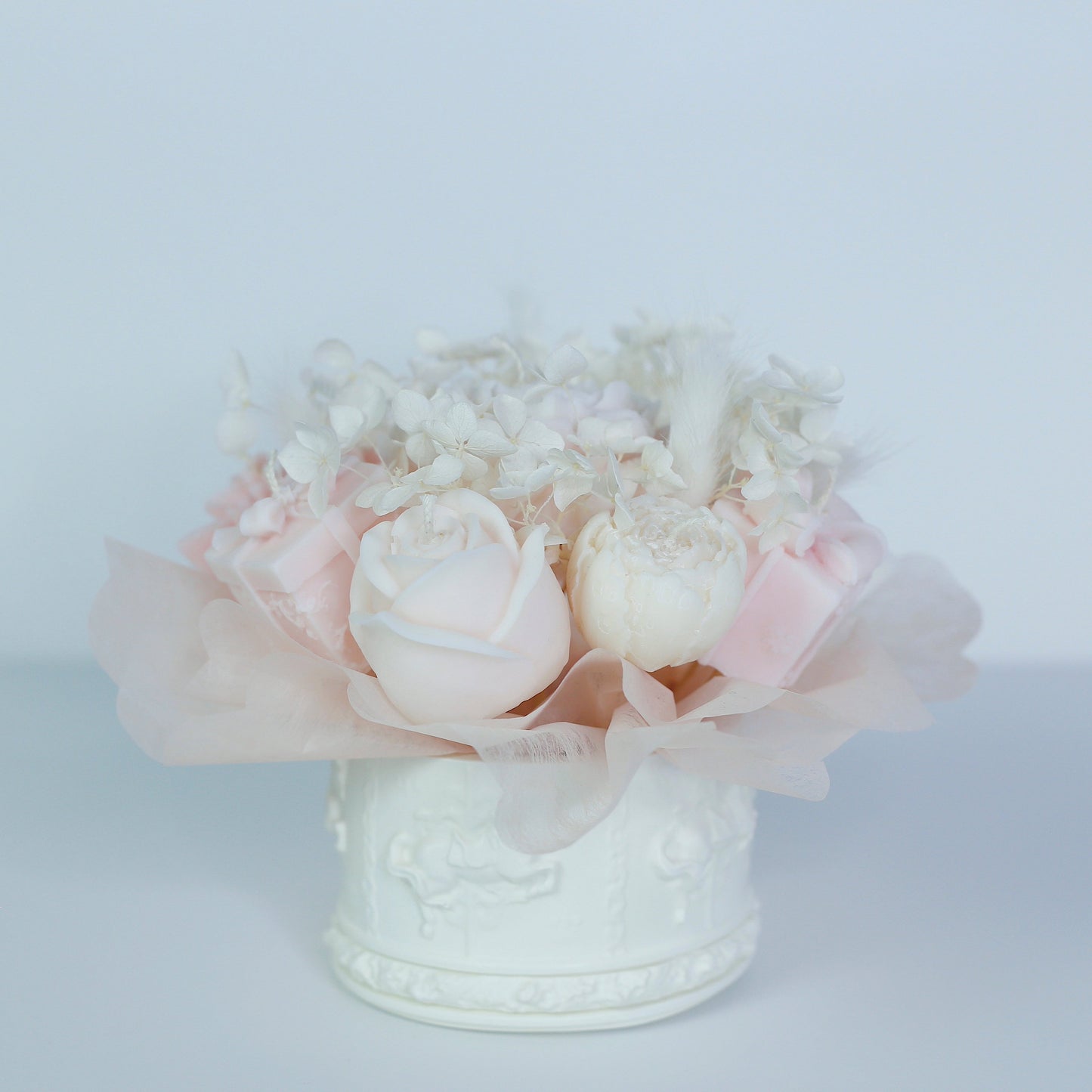 Babyshower Geschenk Blumenstrauß "Rosie" – Forever-Duftkerze aus 100% Sojawachs